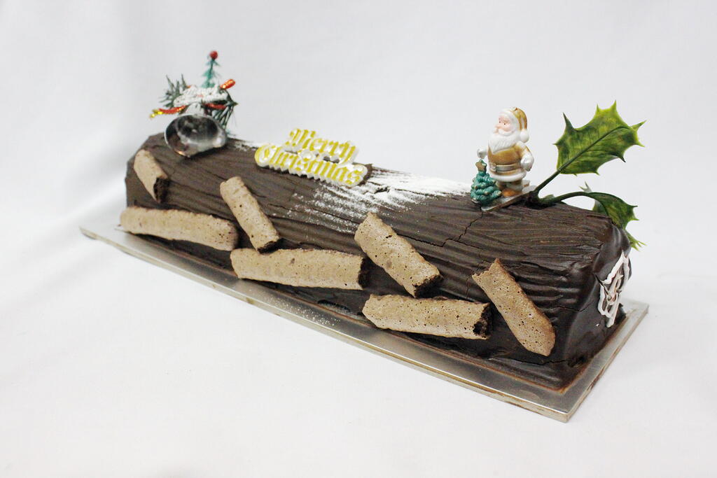 Rich Choc Log Cake