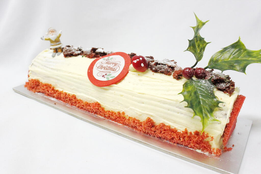 Red Velvet Log Cake
